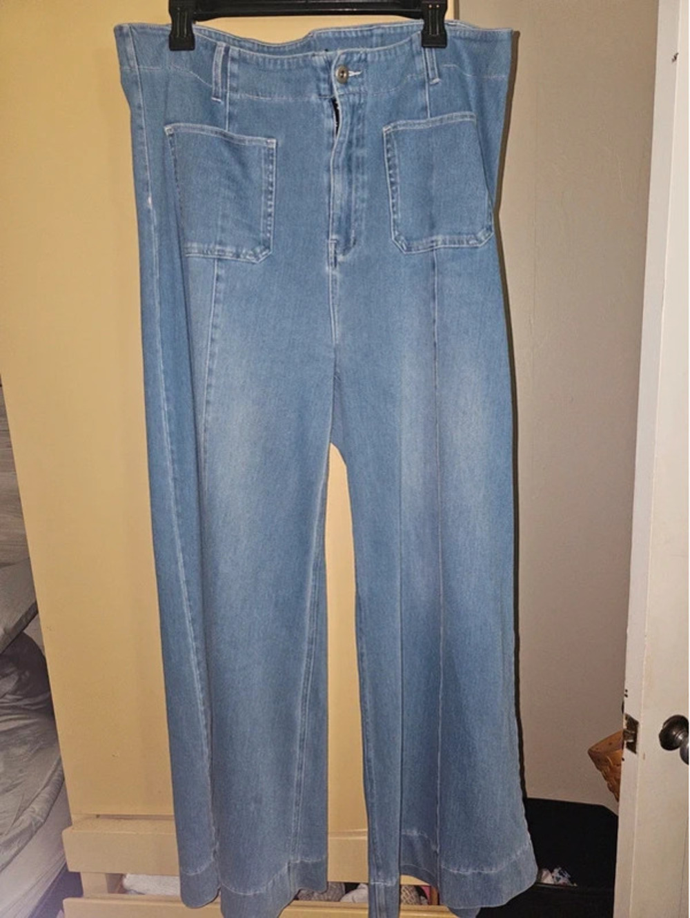 Halara Jeans Size XL.